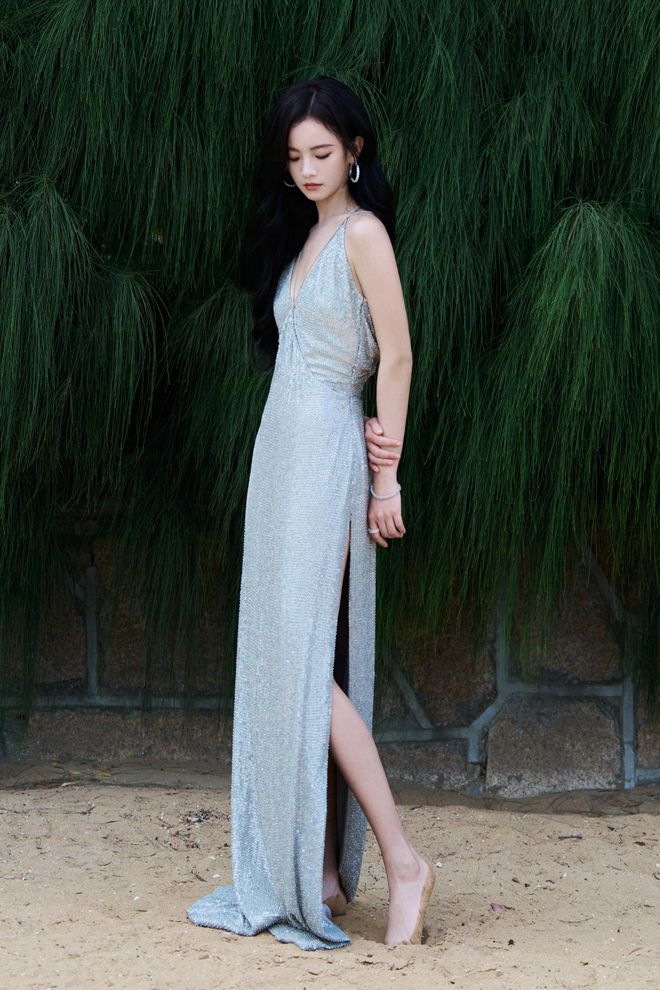 真要是能吃胖点会更有女人味的爱游戏金鸡影后李庚希超性感写(图2)
